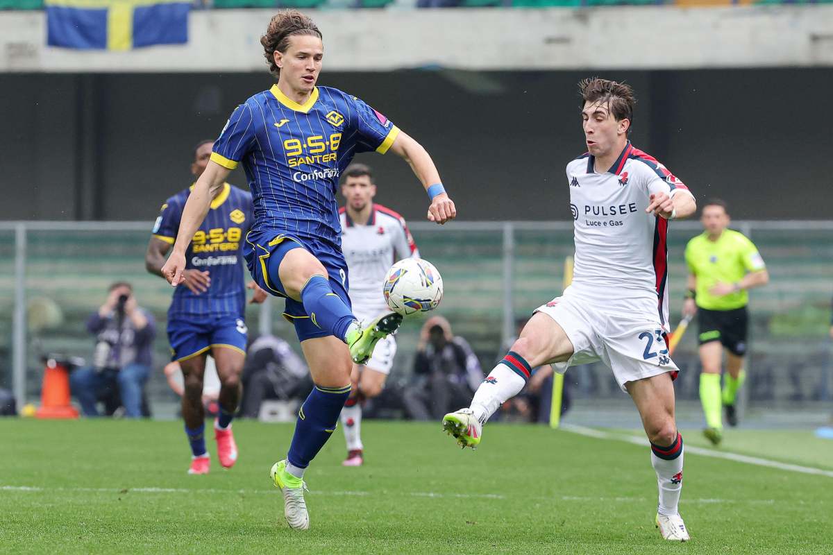 Ghilardi salta per anticipare un avversario sul pallone