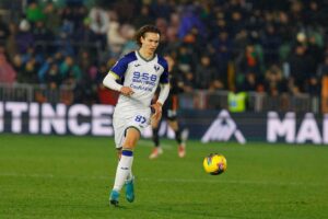 Ghilardi controlla il pallone