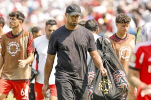 Kompany con i giocatori del Bayern