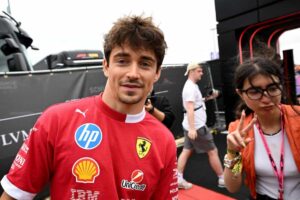 Leclerc nel paddock