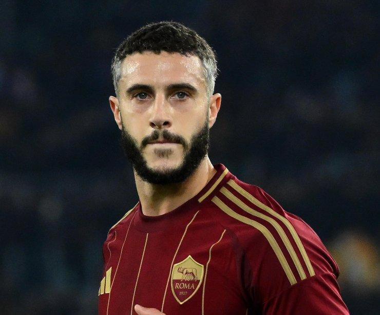 Mario Hermoso con la maglia della Roma