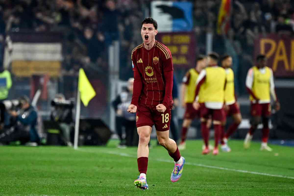 Matias Soule esulta dopo un gol con la Roma