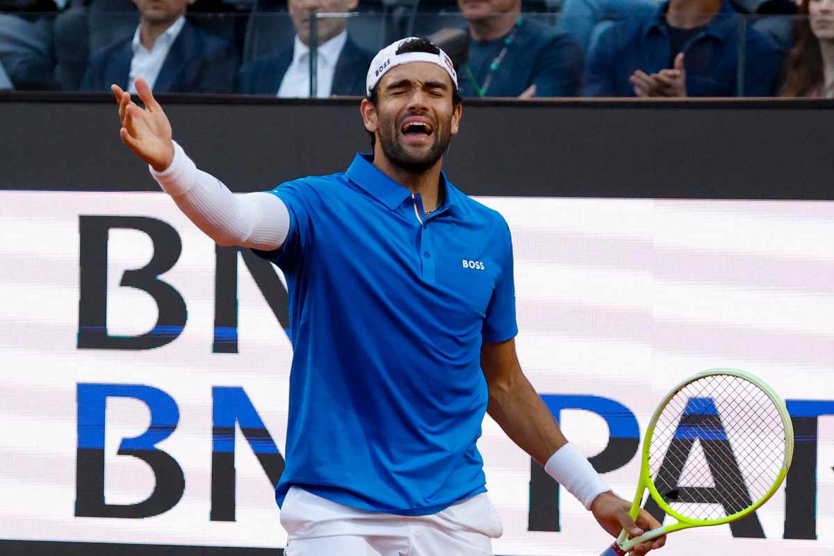 Berrettini fa una smorfia in campo