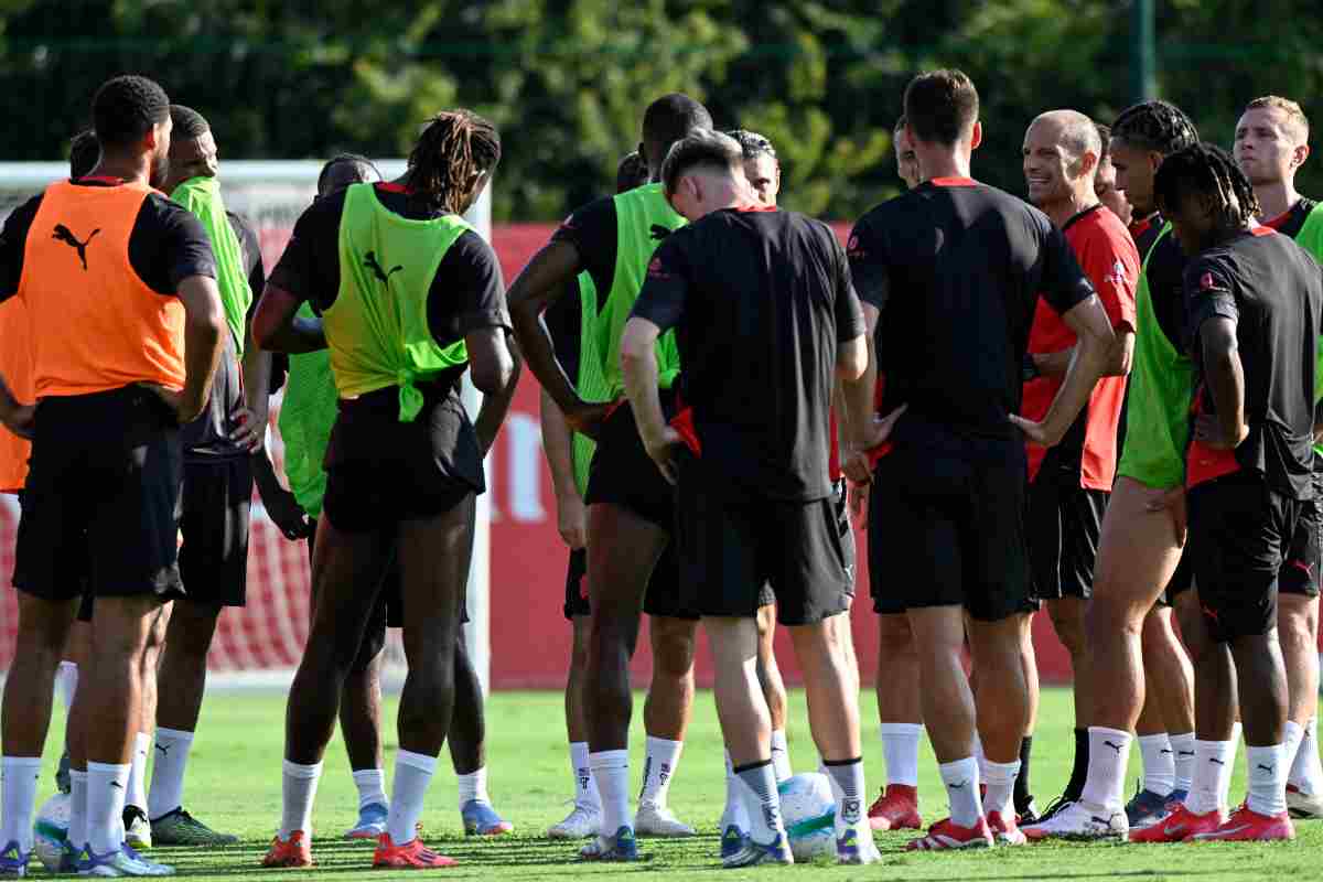 I giocatori del Milan in allenamento