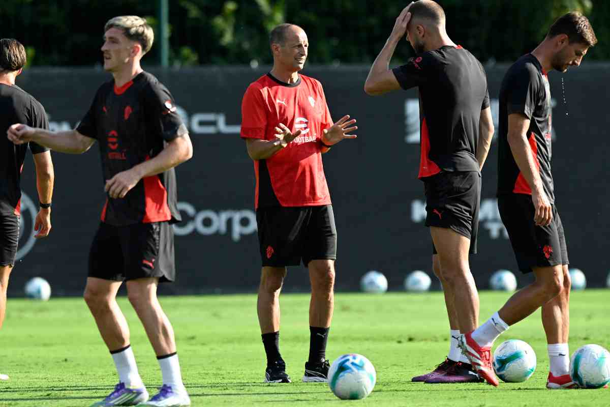 Milan in campo per l'allenamento