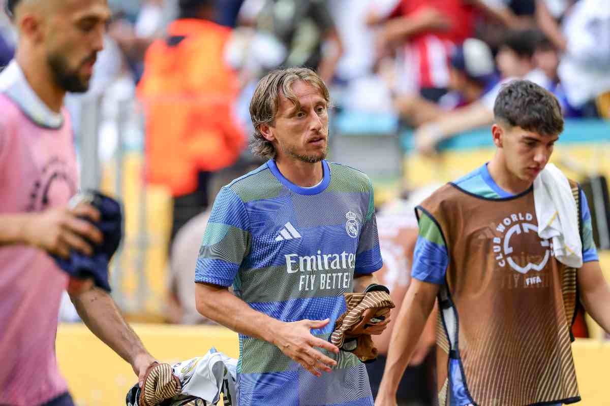 Modric con i ragazzi del Real Madrid