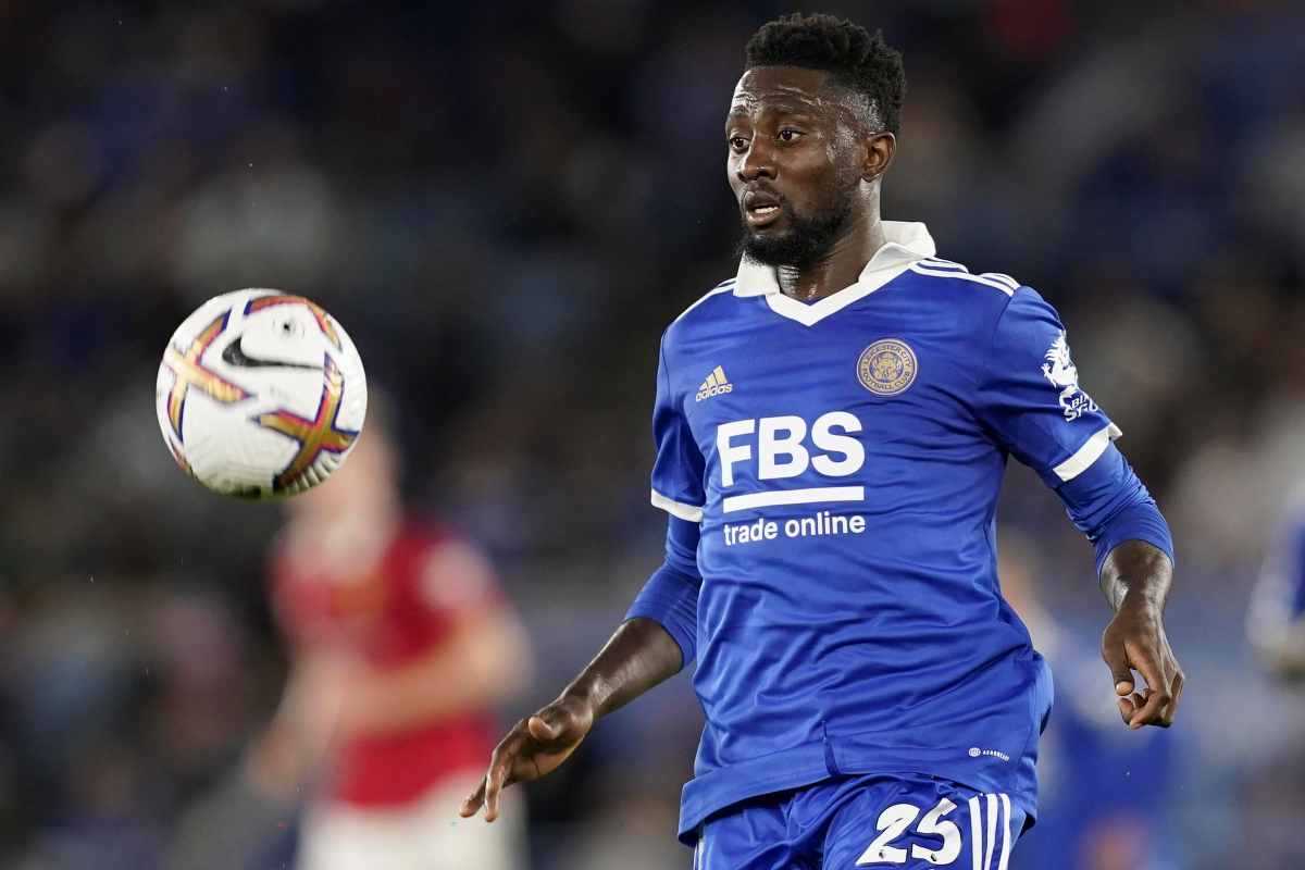 Ndidi con la maglia del Leicester