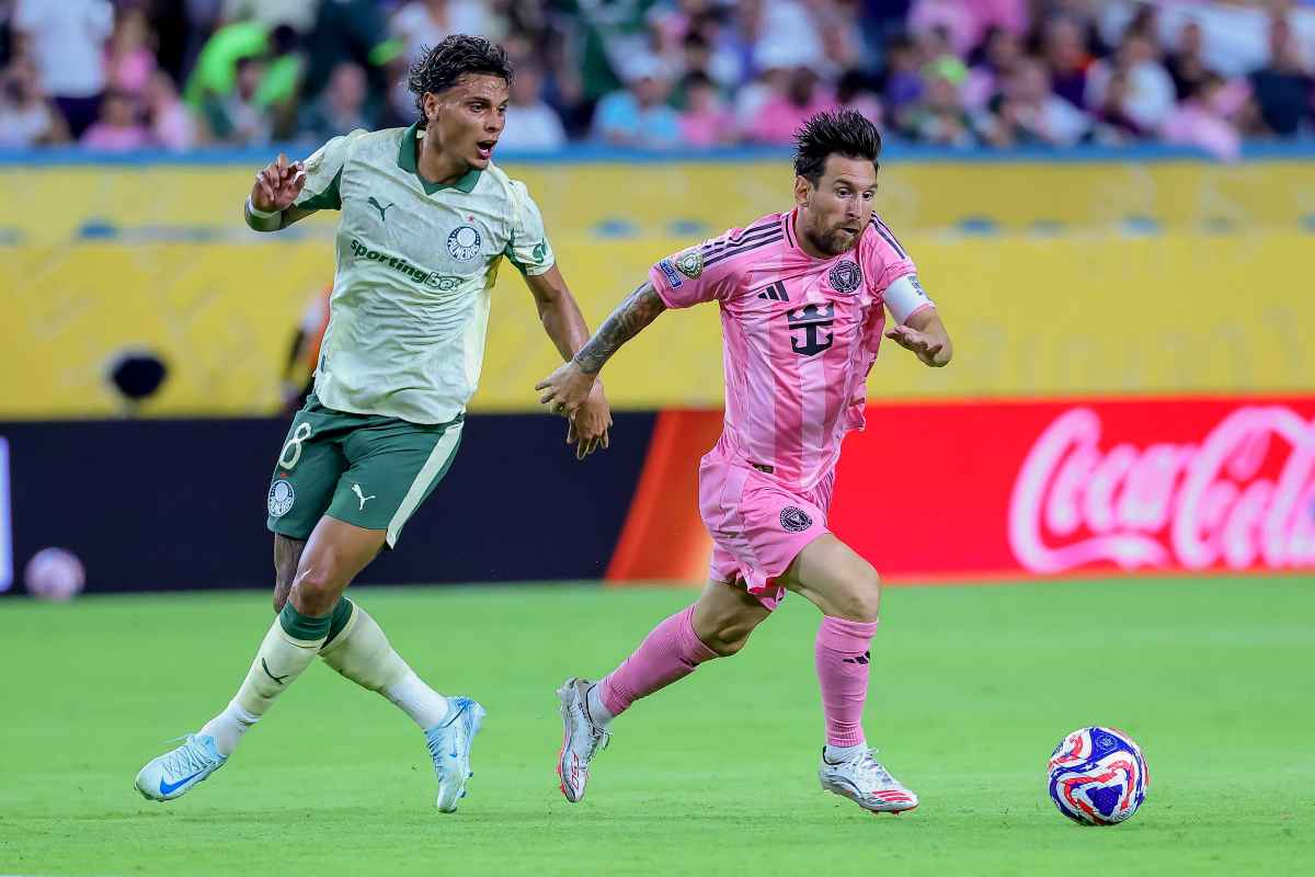 Rios contro Messi in campo