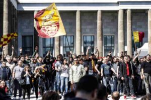 Tifosi della Roma in strada
