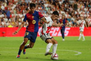 Bernal in azione con il Barcellona