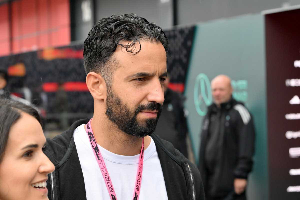 Amorim fuori lo stadio a Manchester