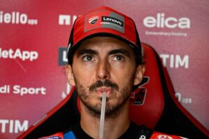 Pecco Bagnaia nei box