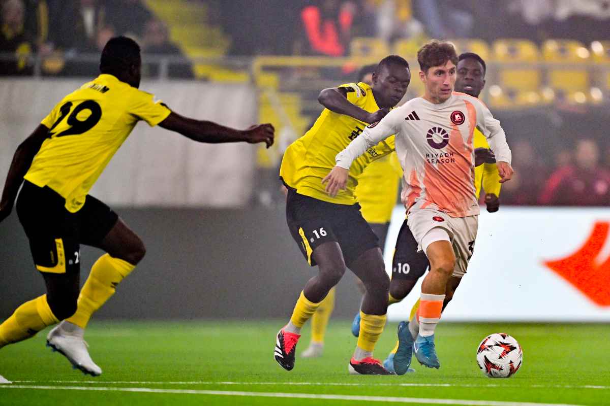 Baldanzi in campo con la Roma