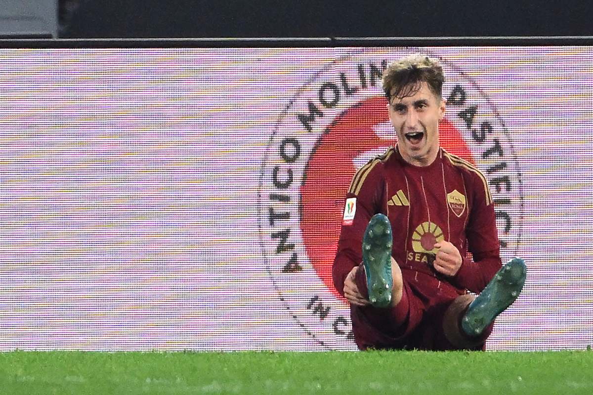 Tommaso Baldanzi sorride a terra
