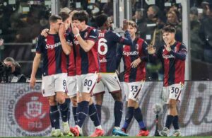 Benja Dominguez festeggiato dai compagni