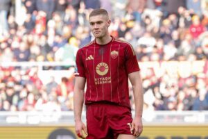 Dovbyk con la maglia della Roma