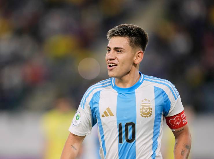 Il centrocampista Claudio Echeverri con l'Argentina U20