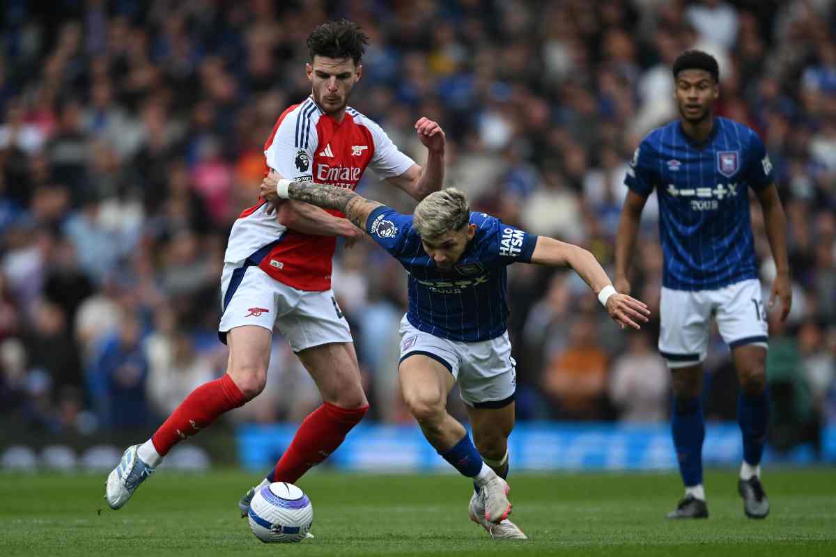 Enciso contro l'Arsenal