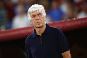 Gian Piero Gasperini preoccupato a bordo campo