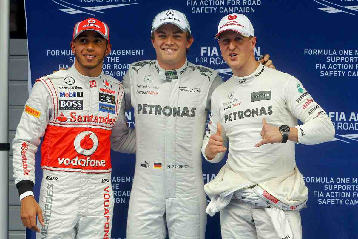 Hamilton con Rosberg e Schumacher