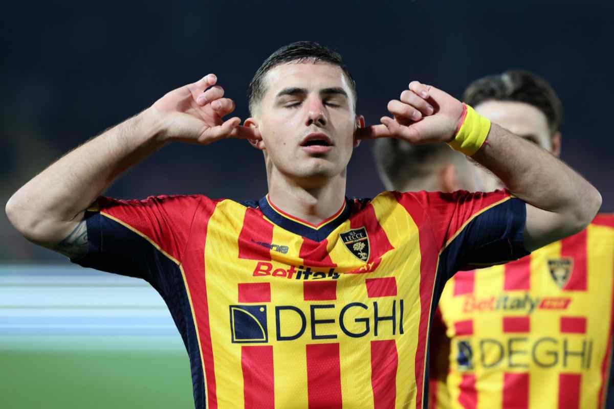 Krstovic con la maglia del Lecce