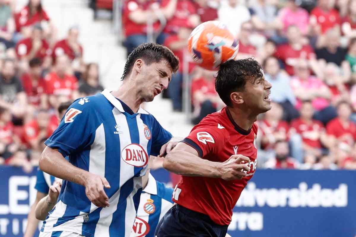 Kumbulla con la maglia dell'Espanyol