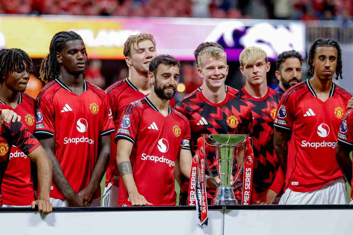 Il Manchester United festeggia un trofeo