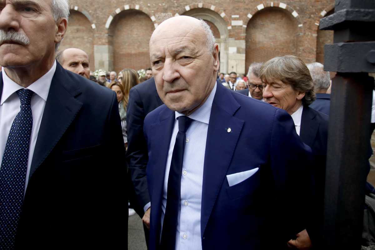 Marotta con lo sguardo corrucciato