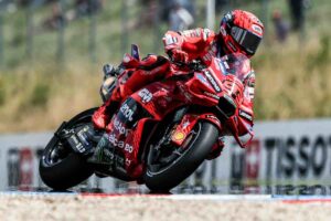 Marquez in pista con la Ducati