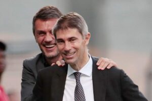 Massara sorridente con Maldini