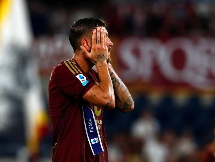 Lornzo Pellegrini con le mani sulle guance