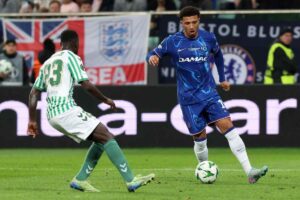 Sancho con la maglia del Chelsea