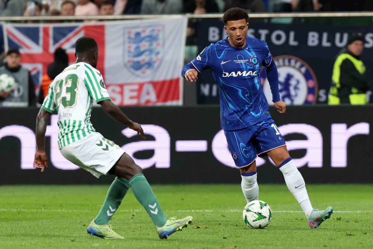 Sancho con la maglia del Chelsea