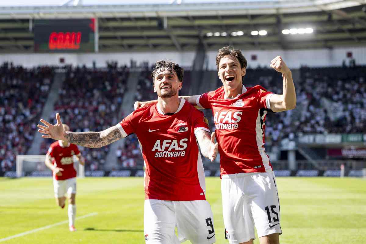Parrott esulta dopo un gol
