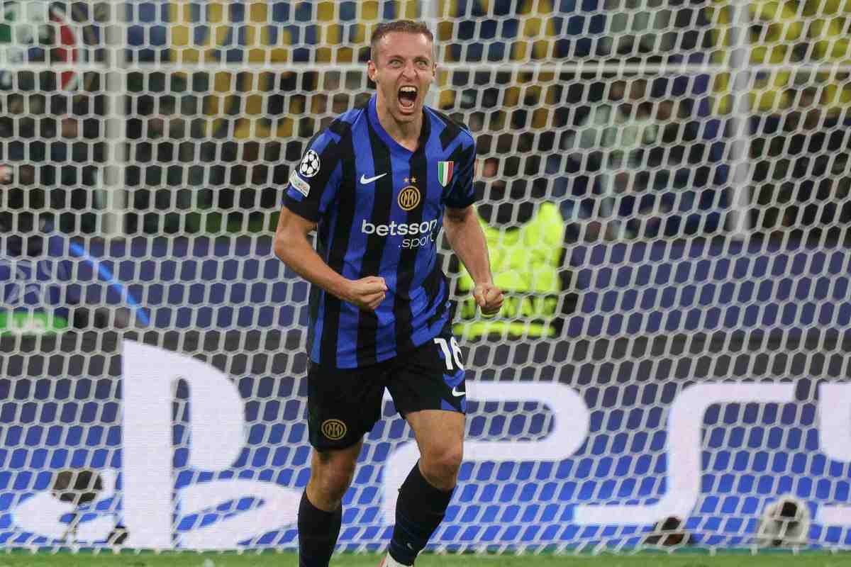 Davide Frattesi con la maglia dell'Inter