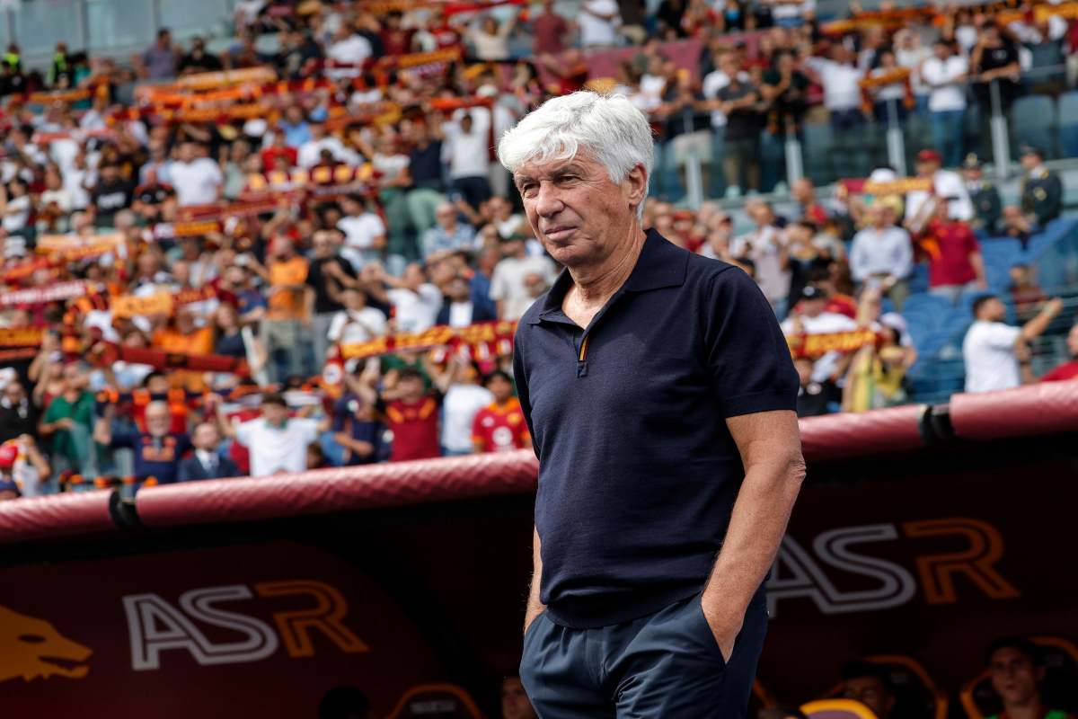 Gian Piero Gasperini concentrato prima di Roma-Torino
