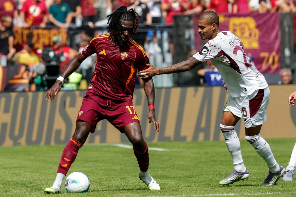 Manu Koné tiene palla attaccato da Ngonge