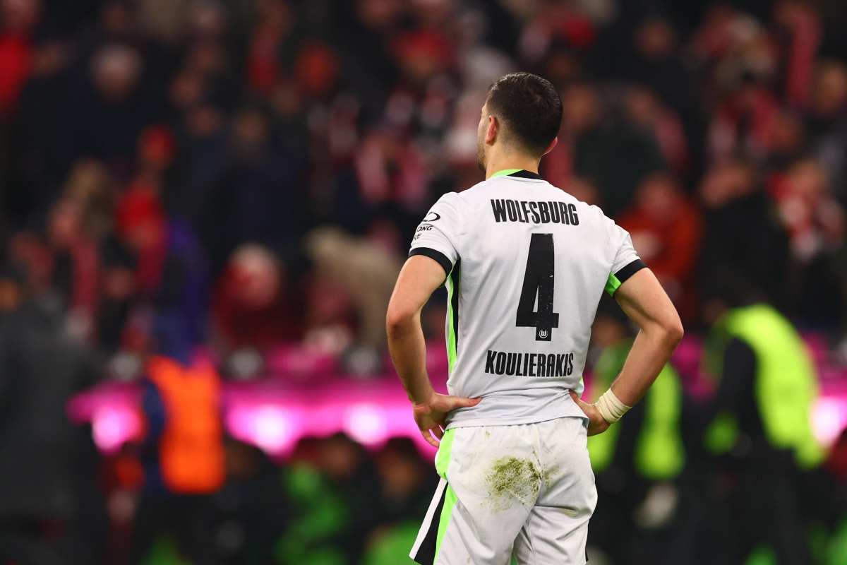 Koulierakis con la maglia del Wolfsburg