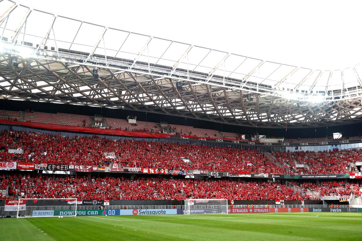 L'Allianz Riviera con tanti tifosi sulle tribune