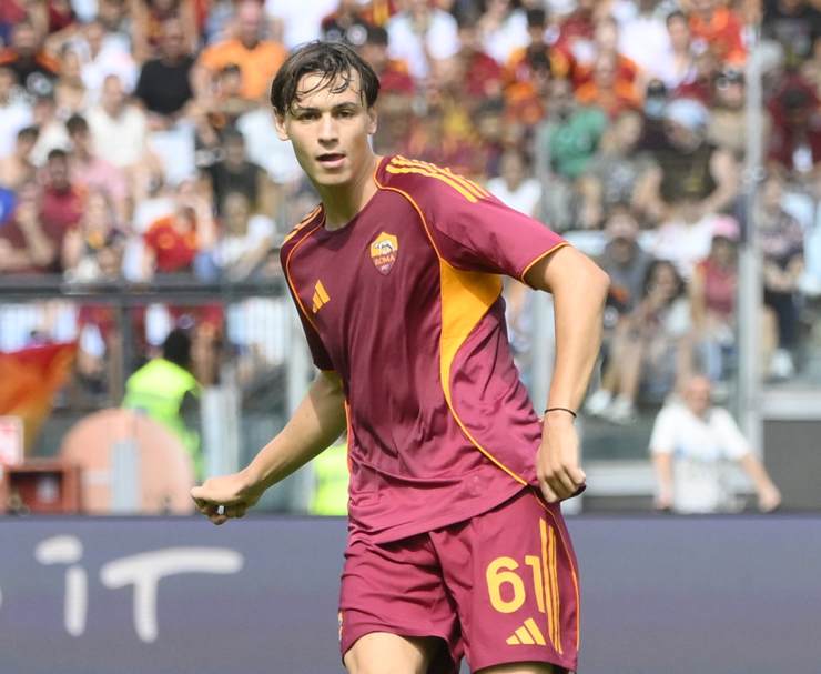 Niccolò Pisilli in azione contro il Torino