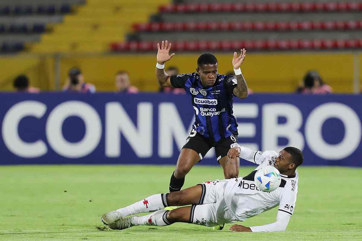 Rayan con la maglia del Vasco da Gama