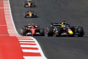 Red Bull e Ferrari in pista