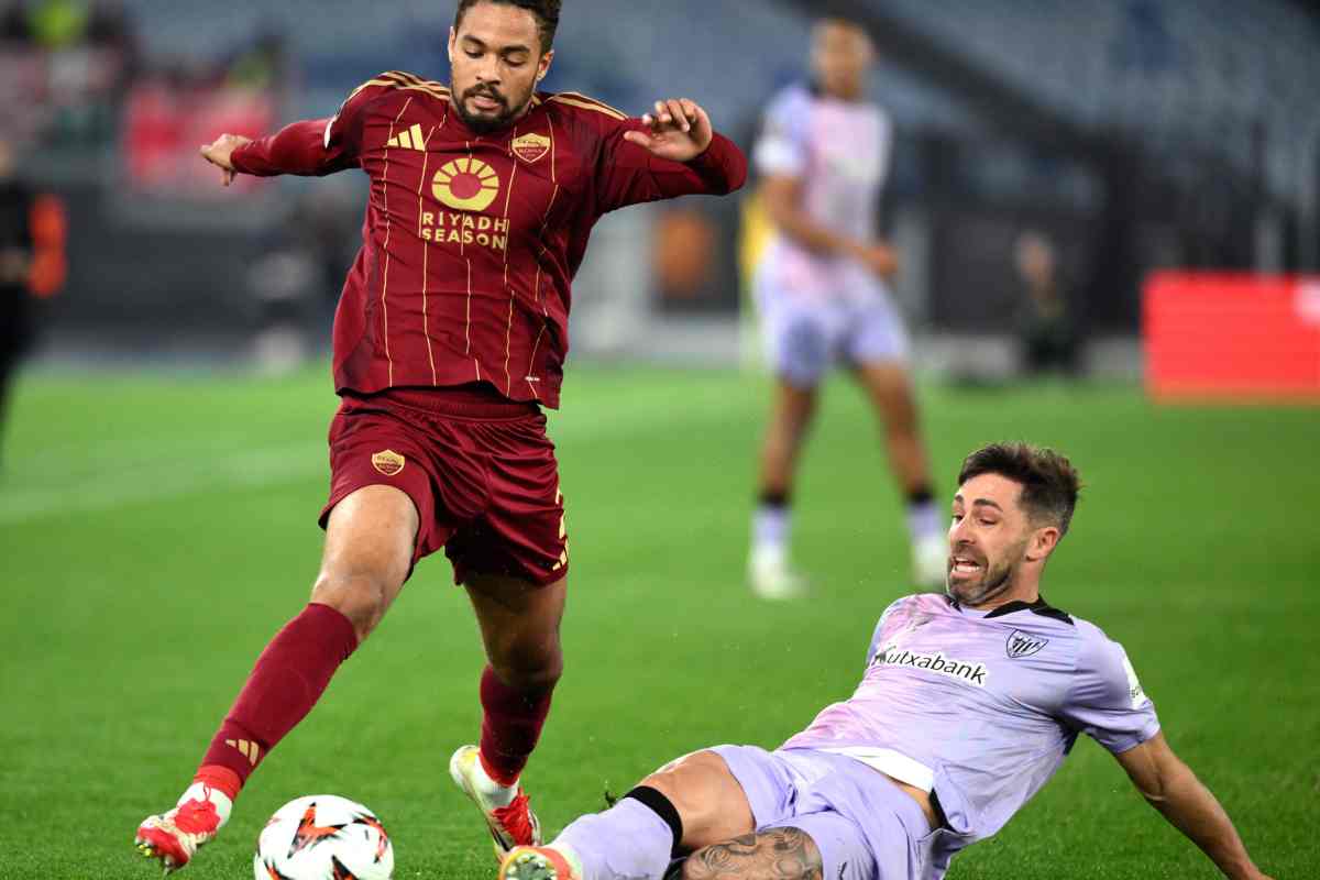 Devyne Rensch in campo con la Roma