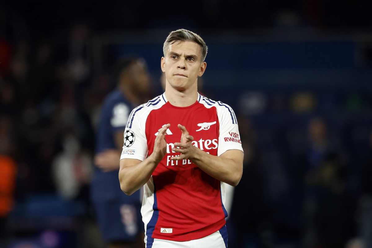 Trossard con la maglia dell'Arsenal