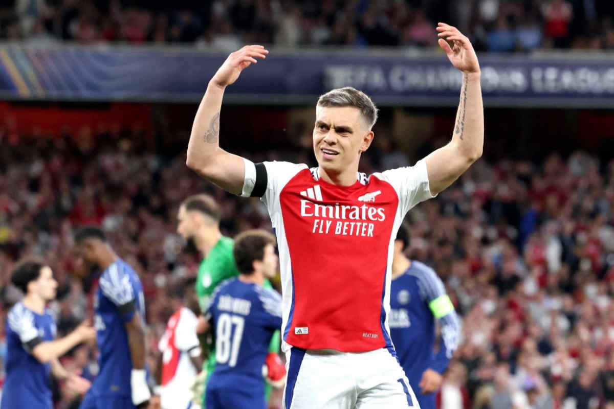 Trossard con la maglia dell'Arsenal