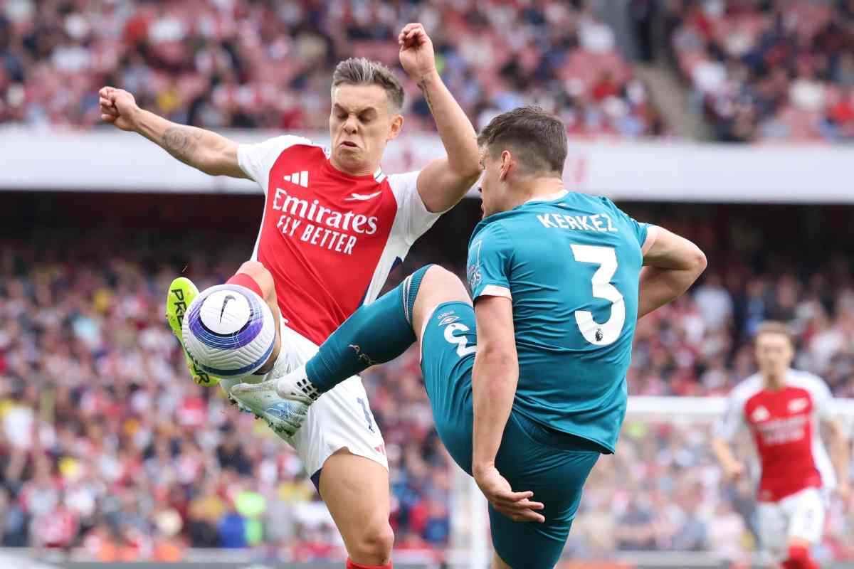 Trossard con la maglia dell'Arsenal