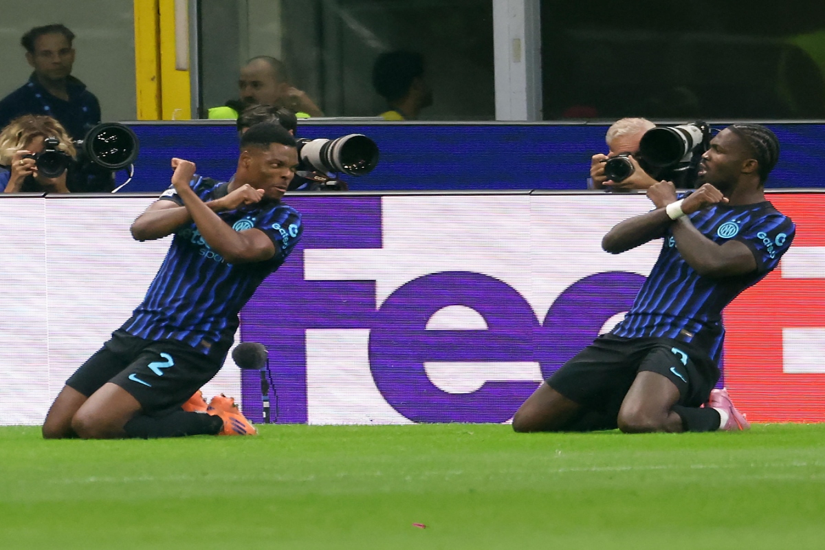 Thuram esulta con Dumfries