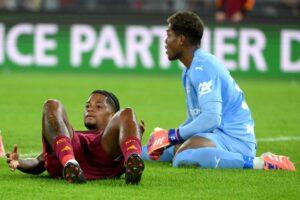 Bailey a terra con Suzuki sullo sfondo