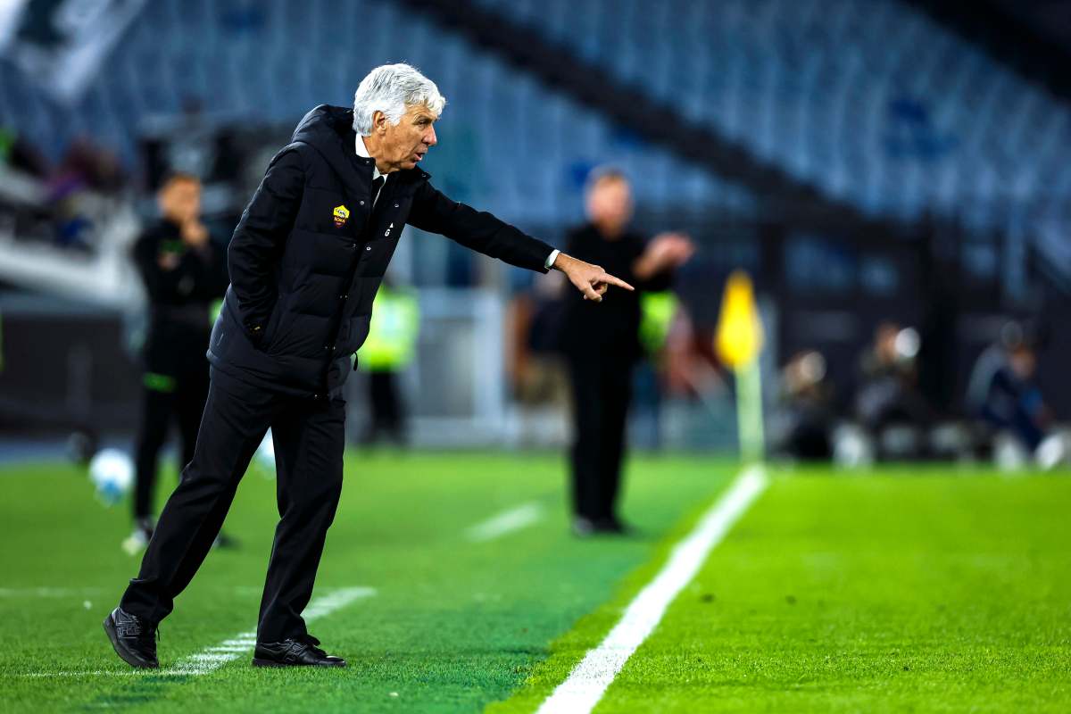 Gian Piero Gasperini da indicazioni alla squadra