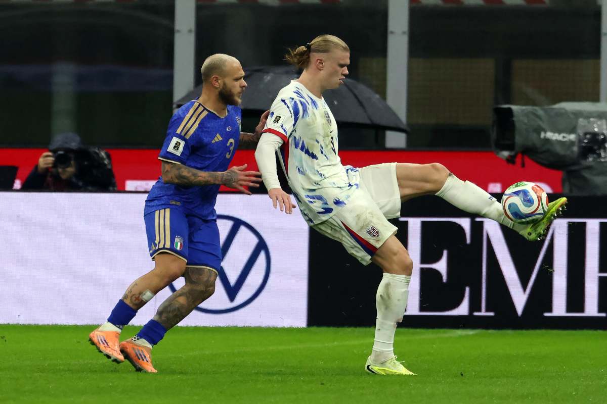 Haaland protegge il pallone